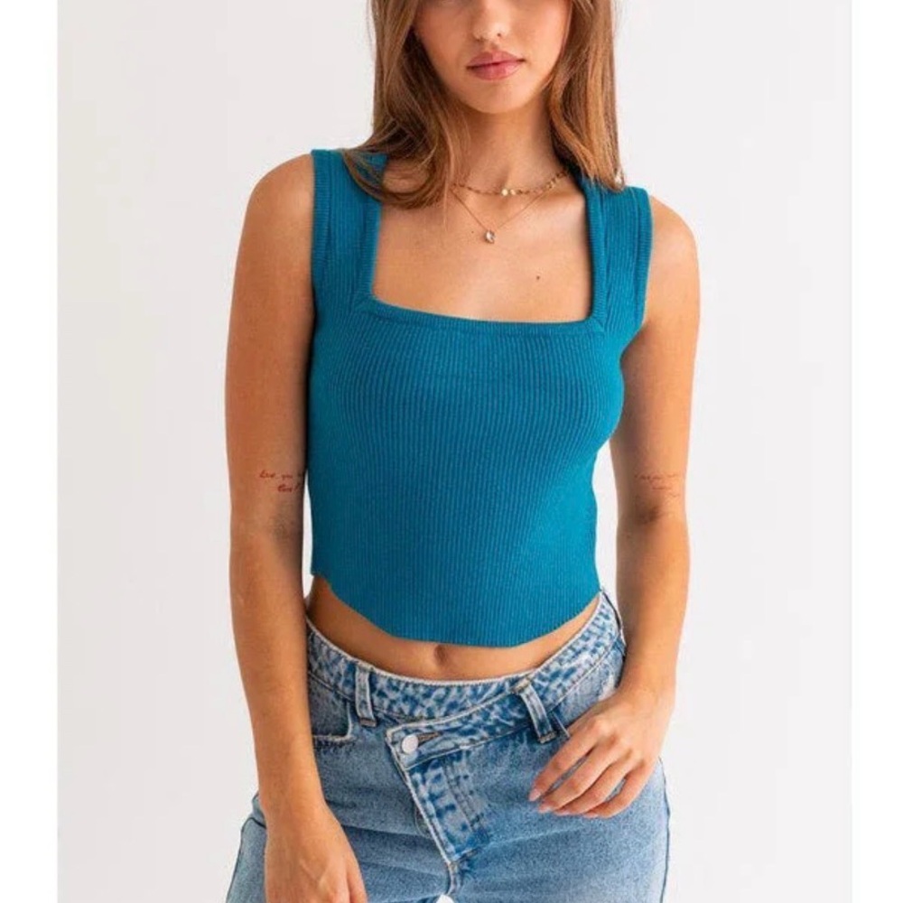Le Lis Teal Square Neck Crop Top